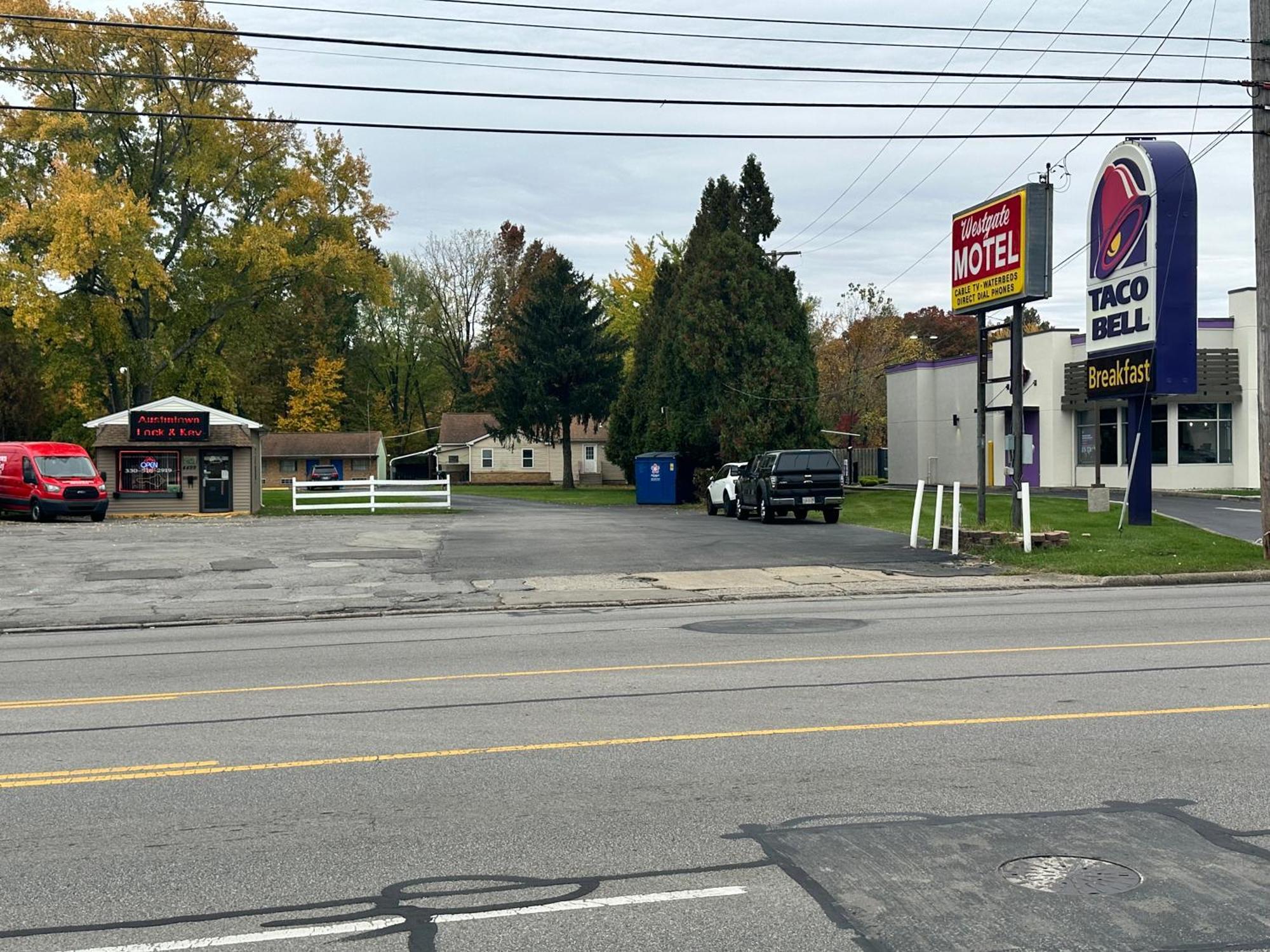 Westgate Manor Motel Austintown & Youngstown Ohio Esterno foto